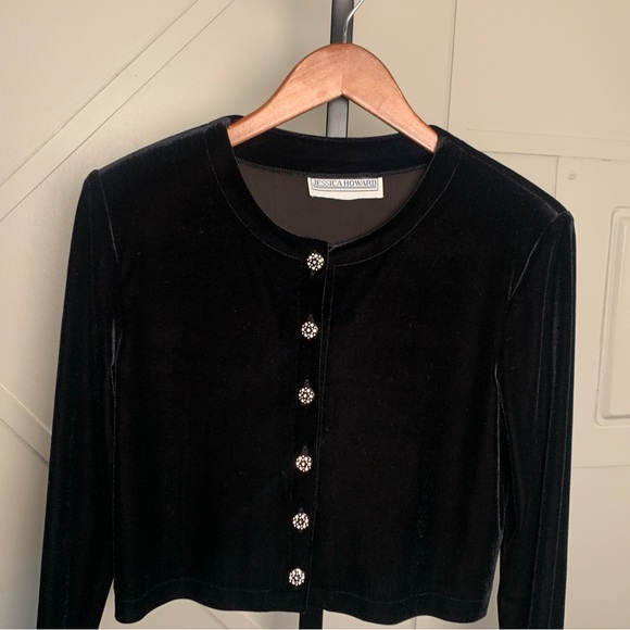 Black Velvet Long Sleeve Cropped Cardigan Sweater Size Medium - Picture 6 of 10